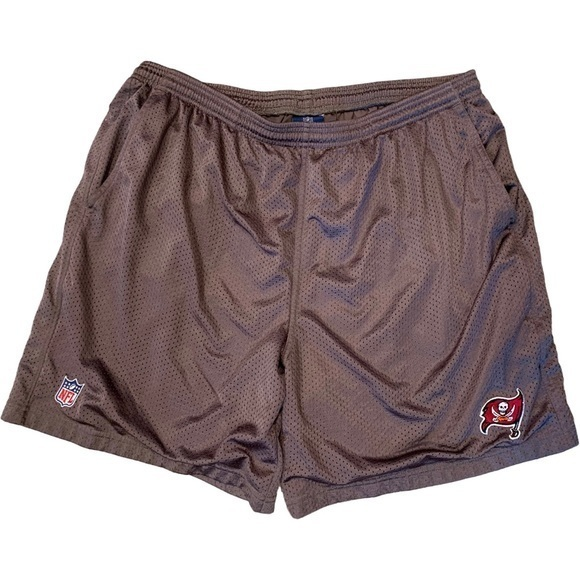 NFL Official Training Camp Size 2XL Shorts On‎ Field Reebok Tampa Buccaneers - Picture 1 of 4